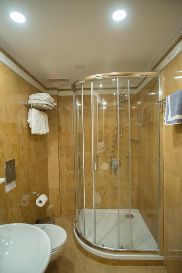 Byzantino Hotel Patras Luaran gambar