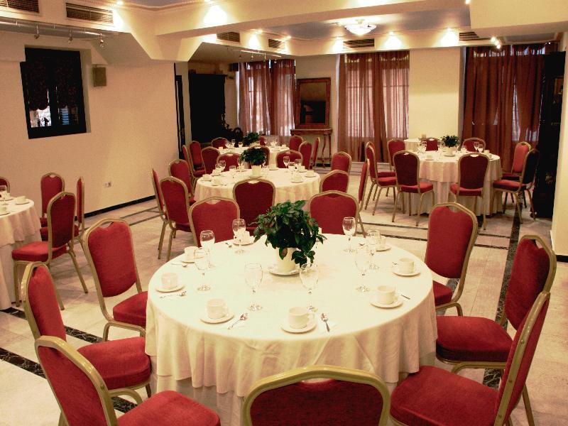Byzantino Hotel Patras Luaran gambar