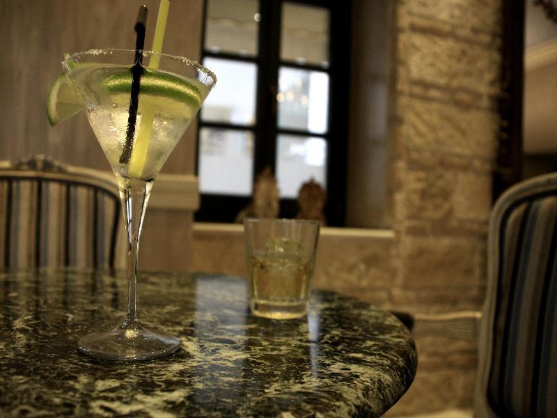 Byzantino Hotel Patras Luaran gambar