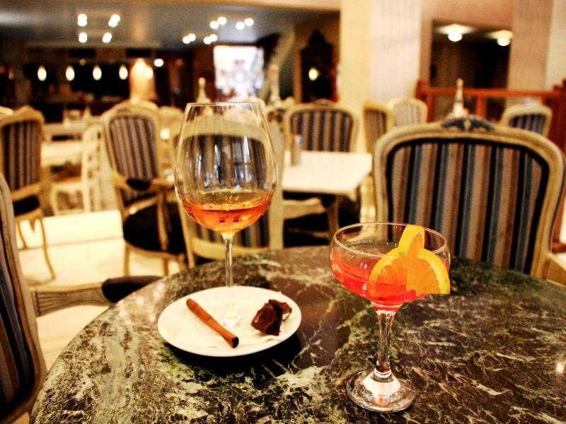 Byzantino Hotel Patras Luaran gambar