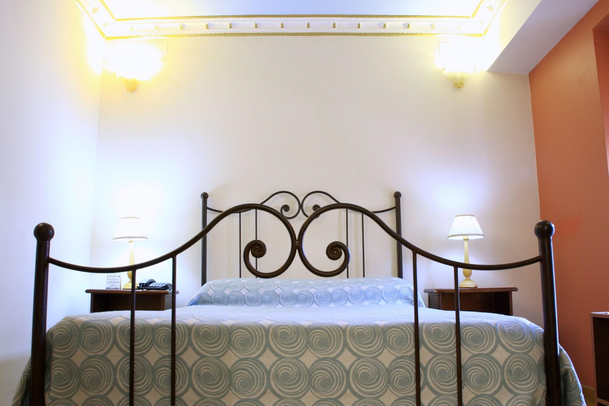 Byzantino Hotel Patras Luaran gambar
