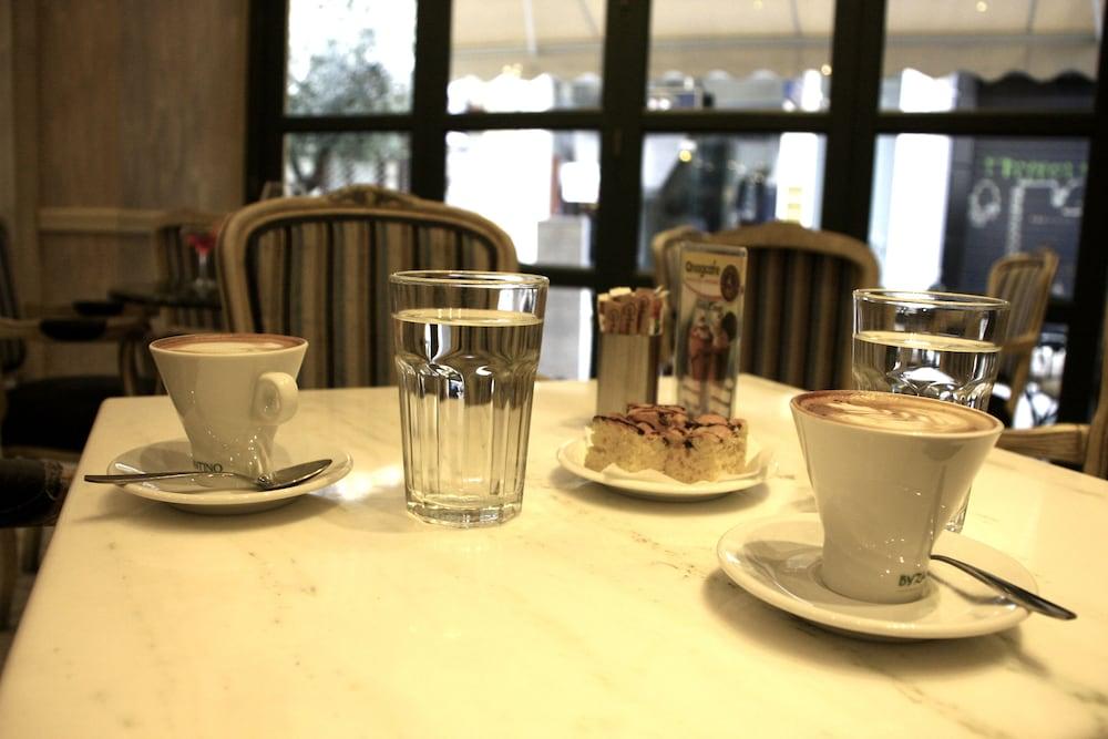 Byzantino Hotel Patras Luaran gambar